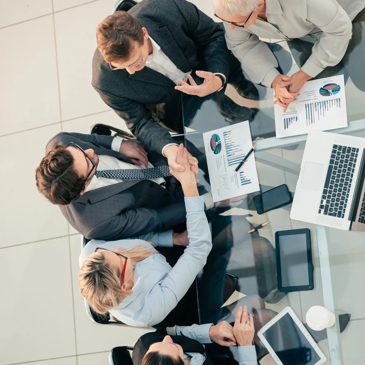 Czy w 2023 warto  jeździć autem?